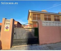 CHALET ADOSADO A 100m DE LA PLAYA