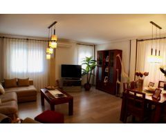 Chalet independiente con piscina propia.