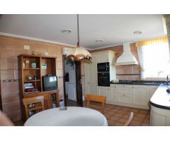 Espectacular chalet con 2 apartamentos individuales en Alfaz