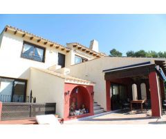 Villa de lujo en plena naturaleza de Altea
