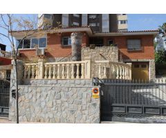 INCREÍBLES CHALETS INDIVIDUALES EN UNA MISMA FINCA CON 13 PLAZAS DE PARKING INCLUIDAS