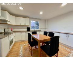 VILLA DE LUJO CON EXCELENTES VISTAS AL MAR Y PISCINA PRIVADA, EN GOLF BAHIA
