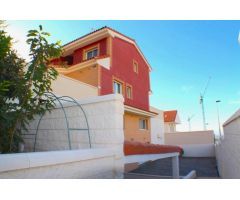 GRAN CHALET DE DOS PLANTAS EN FINESTRAT