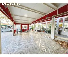 LOCAL COMERCIAL CON TERRAZA EN BENIDORM, IDEAL PARA NEGOCIOS EN ZONA ESTRATÉGICA
