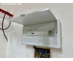 OFICINA DE ESQUINA EN EL CENTRO DE BENIDORM, A 100 METROS DE LA PLAYA