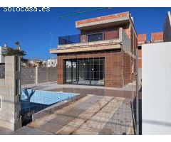 Villa en Venta en Pilar de la Horadada, Alicante
