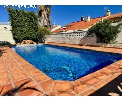 CHALET CON PISCINA PRIVADA, VISTAS AL MAR Y GARAJE PARA 3 COCHES EN LA NUCÍA – ZONA COLOMA