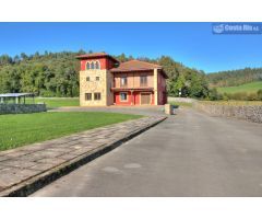 Chalet Independiente en Venta en Bárcena de Cicero, Cantabria