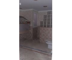 PISO CENTRICO, LUMINOSO Y CON MUCHO ESPACIO