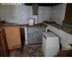 CASA CON FINCA EN ZONA URBANA PARA REFORMAR
