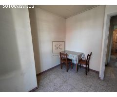 CASA ADOSADA PARA REFORMA EN ZONA URBANA