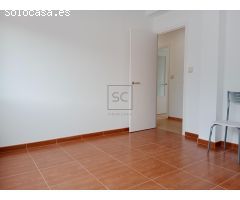 EDIFICIO CON PATIO EN FENE