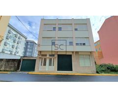 Edificio con dos plantas en Perlío, Fene