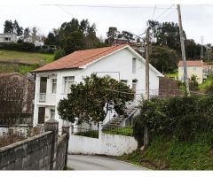 CASA UNIFAMILIAR EN CABAÑAS