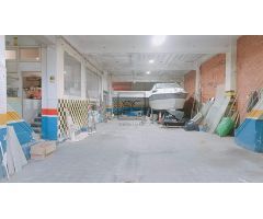 Amplio conjunto comercial, tres locales y nave en Canido, Ferrol