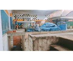 Amplio conjunto comercial, tres locales y nave en Canido, Ferrol