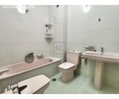 Luminoso piso con terraza y balcón en Ferrol