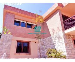 Chalet de lujo en Vistahermosa con 9 dormitorios y 8 baños piscina privada y amplia parcela