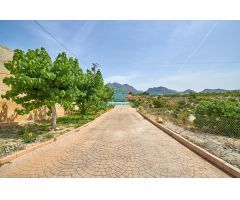 Gran vivienda de 2 plantas independientes con 2 dormitorios 2 baños por planta y vistas al mar