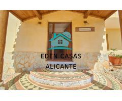Casa unifamiliar de 317m2 con 6 Dormitorios 3 baños, Piscina y garaje en Torre Manzanas, Alicante