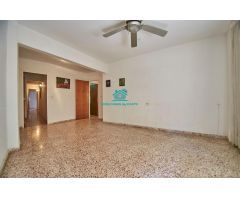 Apartamento de 3 dormitorios, 1 baño muy cerca de la playa en El Campello