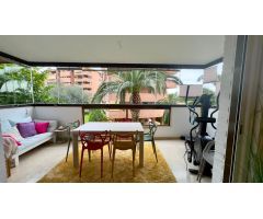Apartamento reformado de 2  dormitorios, 2 baños y urbanización completa