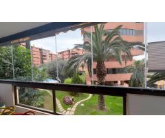 Apartamento reformado de 2  dormitorios, 2 baños y urbanización completa