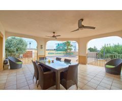 Casa Unifamiliar de 206m2 en Busot con 3 Dormitorios 3 Baños, Terreno 781m2, Piscina Climatizada