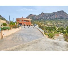 Gran vivienda independiente con 7 dormitorios,  piscina y vistas al mar en Busot
