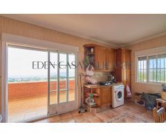 Gran vivienda independiente con 7 dormitorios,  piscina y vistas al mar en Busot