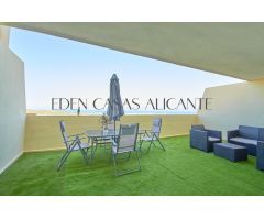 Piso de 2 dormitorios 2 baños con gran terraza con vistas al mar, piscina comunitaria y parking