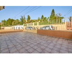 Moderno chalet independiente de 2 plantas, 3 dormitorios y bonitas vistas a la montaña