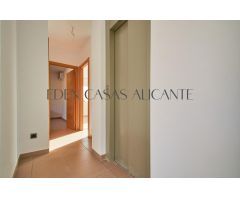 Moderno chalet independiente de 2 plantas, 3 dormitorios y bonitas vistas a la montaña