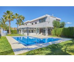 Moderno chalet independiente de 4 dormitorios en venta - Rio Park, Mutxamel | 384m².