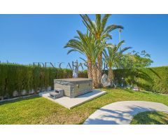 Moderno chalet independiente de 4 dormitorios en venta - Rio Park, Mutxamel | 384m².