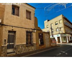 TERRENO URBANIZABLE CON CASA ANTIGUA