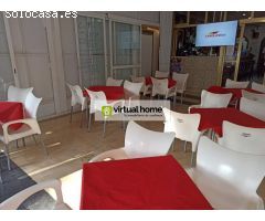 Bar a pleno funcionamiento con toda la maquinaria necesaria