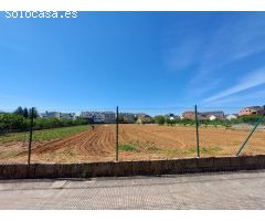 SE VENDE CASA CON TERRENO URBANO de 5.000 M2 EN EL CENTRO DE CACABELOS