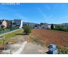 SE VENDE CASA CON TERRENO URBANO de 5.000 M2 EN EL CENTRO DE CACABELOS
