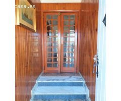 SE VENDE CASA CON TERRENO URBANO de 5.000 M2 EN EL CENTRO DE CACABELOS