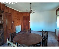 SE VENDE CASA CON TERRENO URBANO de 5.000 M2 EN EL CENTRO DE CACABELOS