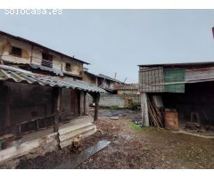 SE VENDE CASA ANTIGUA PARA REFORMAR CON TERRENO URBANO EN CACABELOS