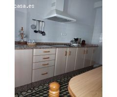 SE VENDE CASA CENTRICA EN CACABELOS