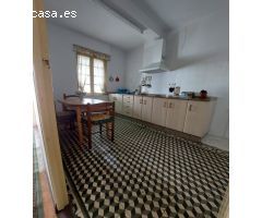 SE VENDE CASA CENTRICA EN CACABELOS