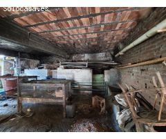 SE VENDE CASA PARA REFORMAR EN CACABELOS