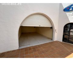 Alquiler de local comercial en Avenida Windsurfing. Local B 35.