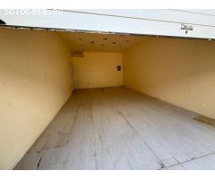 Alquiler de local comercial en Avenida Windsurfing. Local B 35.