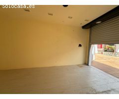 Alquiler de local comercial en Avenida Windsurfing. Local B 35.