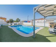 Increíble chalet independiente en urbanización privada