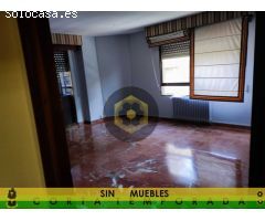 LT/CT/ Se alquila piso para OFICINA con CUATRO habitaciones en Barrio Fígares